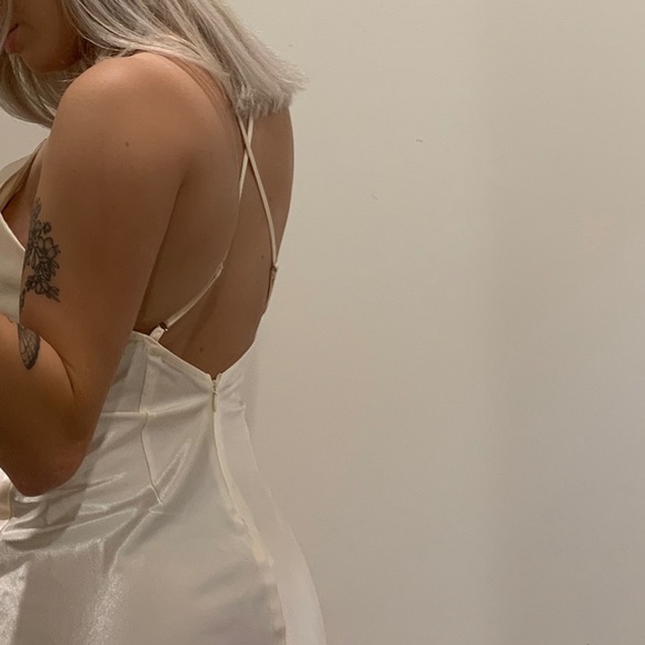 Silk cream white dress - Picture 3 of 3